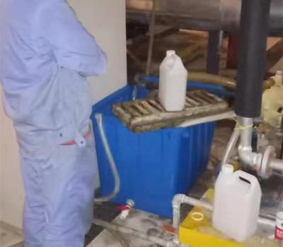 螺桿機(jī)冷凝器清洗 (7)